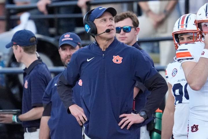 Auburn retaining defensive coordinator DJ Durkin