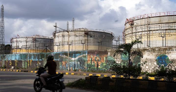 Russia’s Vital Oil Trade With India Is Down, But Not Out