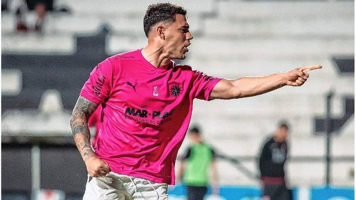 José Neris sigue sonando en Universitario de Perú y Colón ya piensa en otra salida