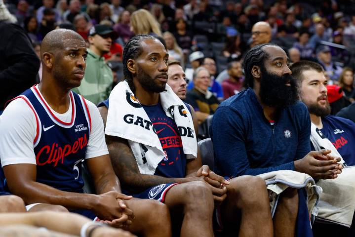 Kawhi Leonard, James Harden learned about Clippers' Chris Paul decision from social media