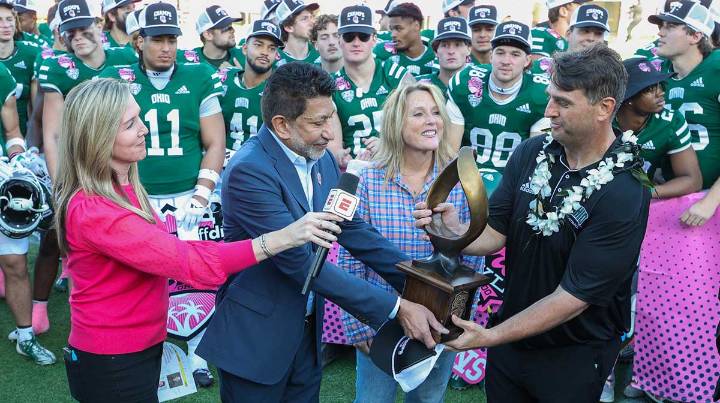 Ohio Bobcats head coach on indefinite leave before bowl game