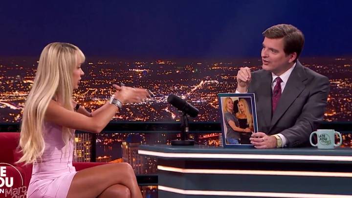 Bad Gyal relata en el 'Late Xou' el favor de Belén Esteban para sacarla de un aprieto: "Tiene contactos en todos lados"