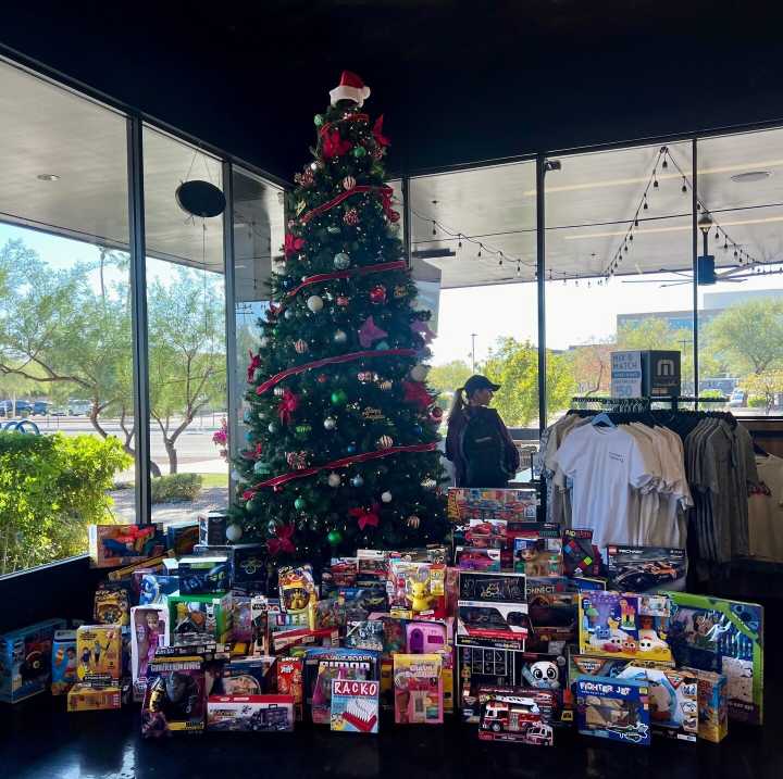 Trevor’s Liquor hosts toy drive this week
