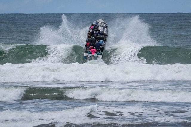 17 migrants dead, 15 missing as boat sinks off Crete