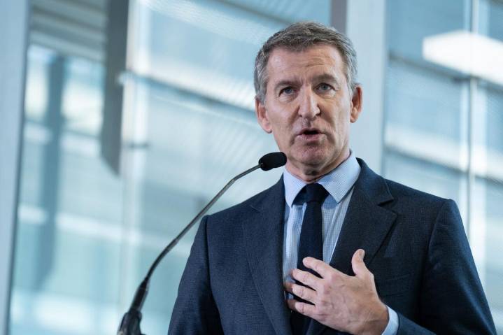 Feijóo acusa a Sánchez de proteger a miembros señalados por corrupción y conductas machistas