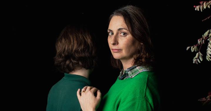 LA Parents say school-issued iPads and Chromebooks cause chaos