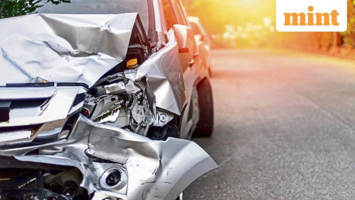 4 constables of bomb squad killed in MP after their vehicle collides with truck