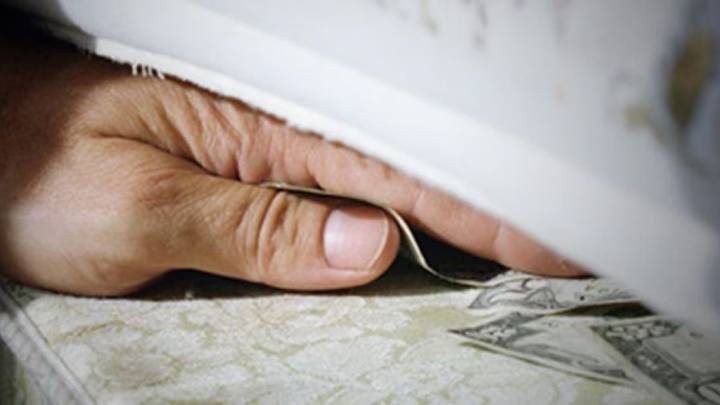 El 53% de la clase media tuvo que gastar ahorros o endeudarse