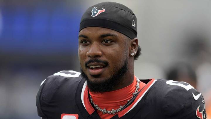 Texans’ Azeez Al-Shaair opens up about Walter Payton Man of the Year nomination