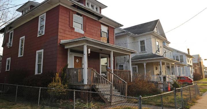 Update: 2 arrested in West Side homicide; killing may have been drug related