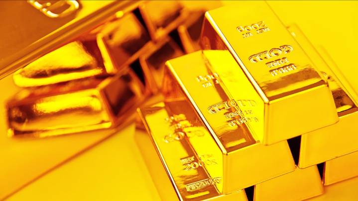 Gold At Rs 1.5 Lakh In 2026: Kotak Forecasts Prices Entering New Orbit On Rate Cuts, Dollar Risks