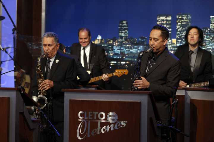 ABC signs Jimmy Kimmel to contract extension, months after temporary suspension