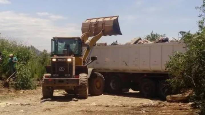 Horror en Córdoba: una mujer encontró un cráneo en un basural e investigan si es humano