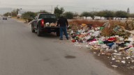 Detienen a tres personas por tirar basura en predio de la colonia Monterreal de Torreón