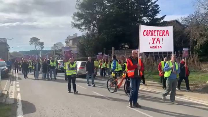Vecinos de Biscarrués, Ardisa y Ayerbe salen a la carretera A
