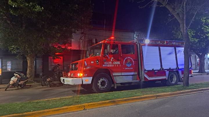 Un principio de incendio generó alarma en la heladería Grido de Av. Villarino