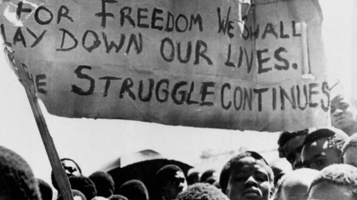 Dos expolicías sudafricanos del apartheid son condenados por matar a un activista hace 38 años