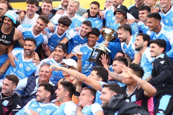 Final con incidentes. Estudiantes (RC) es de primera tras el esfuerzo de 41 partidos y con un presidente que estuvo preso hasta agosto