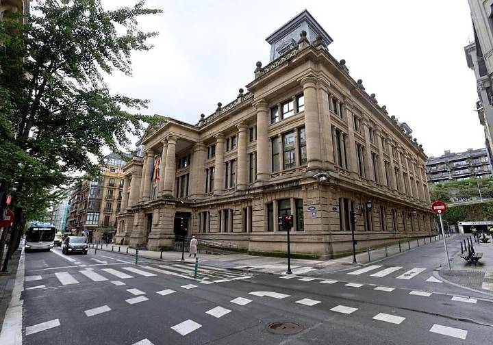 Condenado a casi 16 años de prisión por violación y maltrato a su pareja en Irun