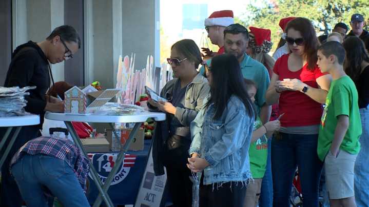 Operation Homefront distributes holiday meals to Las Vegas valley military families