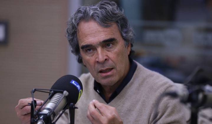 Excontralor Felipe Córdoba y Sergio Fajardo se enfrentan por vídeo de TikTok: SIC tuvo que intervenir