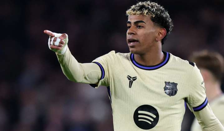 La Liga leaders Barcelona seek to reverse away