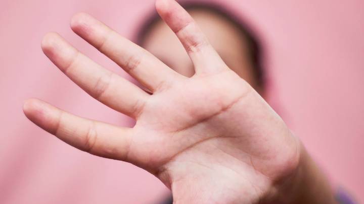 Suspenden a inspector de Policía tras video que evidencia presunta agresión sexual