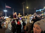 Forest Avenue stroll marks 20 years of holiday cheer