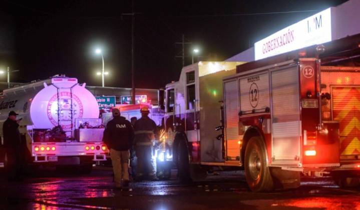 Diez estudiantes mueren atrapados por candado en incendio de Puno