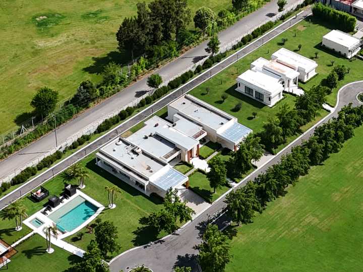 “Se están retirando pruebas todos los días”, insisten en que se allane rápido la mansión adjudicada a Toviggino y “Chiqui” Tapia