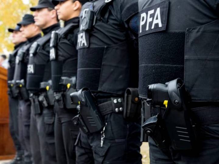 Jefe de la Policía Federal se defendió a los tiros de dos motochorros