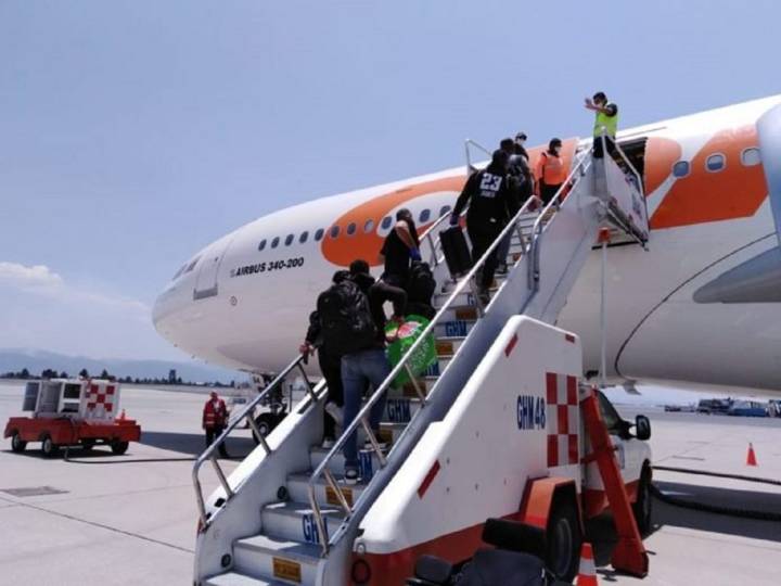 Llegan a Venezuela migrantes en vuelos de repatriación desde México y EE.UU.