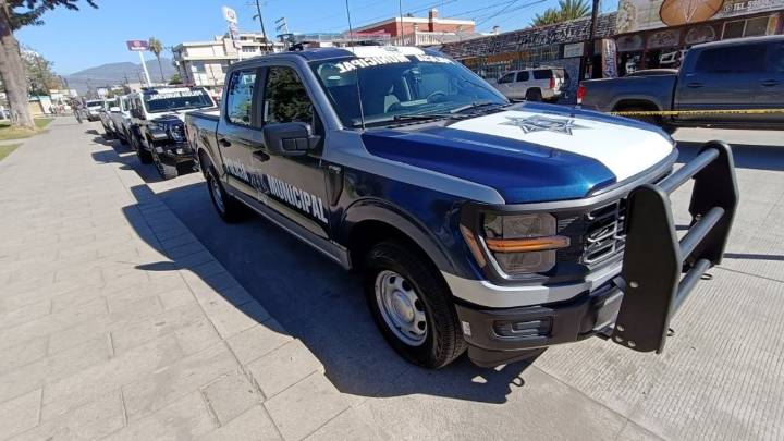 Entregan patrulla con sistema satelital a unidad de búsqueda