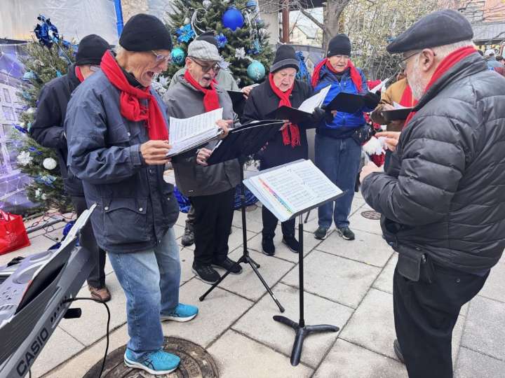 ‘Happy Holidays’ from Rox hits its mark