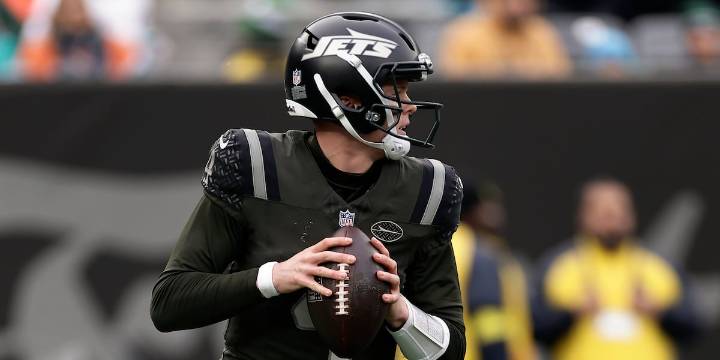 Undrafted rookie quarterback Brady Cook to make first NFL start for Jets against Jaguars
