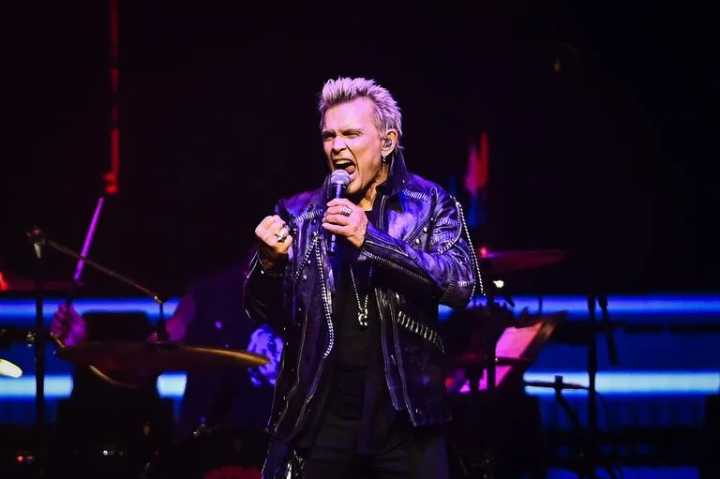 Billy Idol festeja 70 años y le cantan Las Mañanitas con mariachi en la CDMX