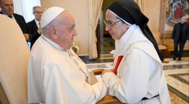 Monja hace revelación sobre testamento de papa Francisco: dejó dinero para comprar ambulancias para Ucrania