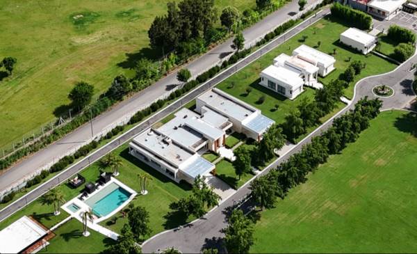 Vinculan a "Chiqui" Tapia con una mansión en Pilar valuada en 10 millones de dólares