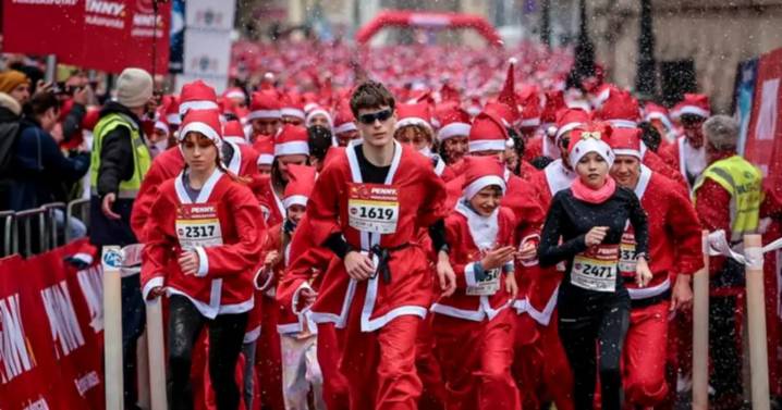 Tradición navideña: más de 4500 atletas se vistieron de Papá Noel