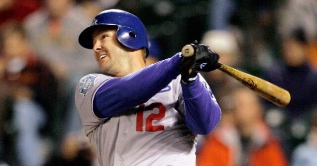 Jeff Kent elected to baseball Hall of Fame, which again keeps doors shut for Bonds and Clemens