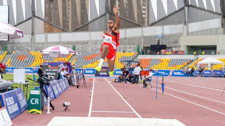Perú en el podio: medalla de plata para José Luis Mandros en salto largo