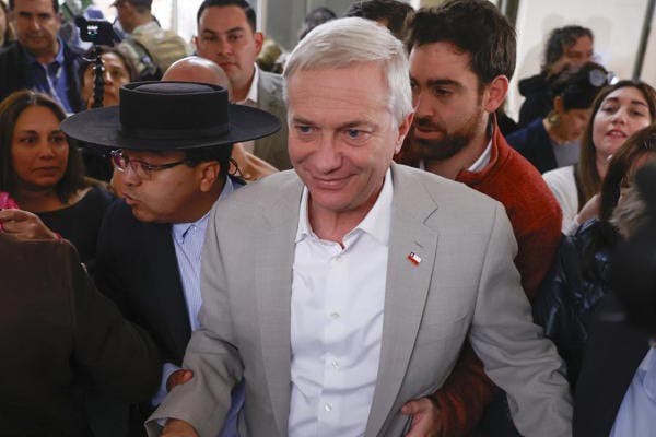 El ultraderechista José Antonio Kast gana por amplio margen las presidenciales de Chile