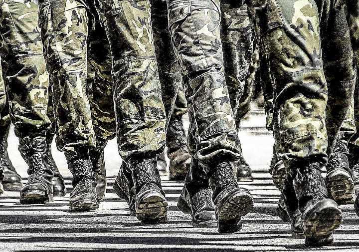 ¿Puede volver la mili a España? Por ahí no van los tiros