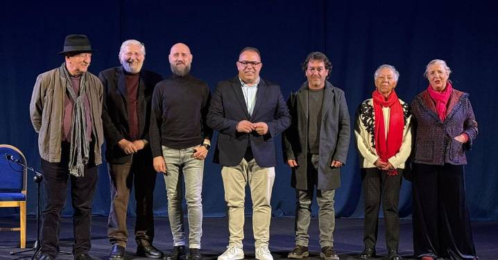 La Herradura reafirma su compromiso con la cultura en la entrega del IV Premio de Poesía 'Paulino Álvarez'