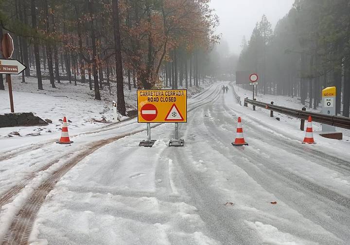 Sí, la borrasca Emilia ha dejado nieve en la cumbre de Gran Canaria pero ¡no es día para subir!