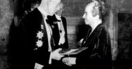 ¿Dónde está el Nobel de Gabriela Mistral? Los detalles desconocidos del premio que será exhibido 80 años después