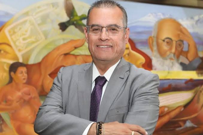 Renuncia Ariel Juárez tras escándalo en plaza comercial de Metepec