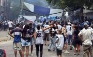 VIDEO.- Así viven la previa los hinchas Triperos en el bosque, a horas del clásico Gimnasia vs Estudiantes