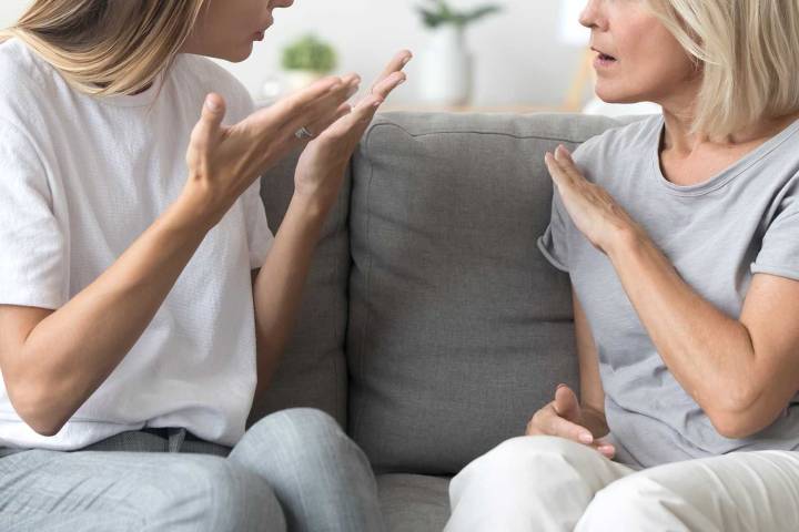 Woman Accuses Mom of Pretending to Faint After Brother Reveals Plans to Marry Girlfriend