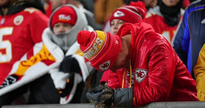 Game report | 4th-quarter collapse dooms Chiefs in SNF loss to Texans